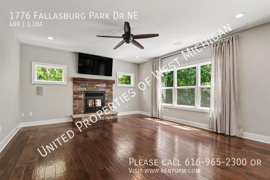 1776 Fallasburg Park Dr Ne - Photo 5 of 23