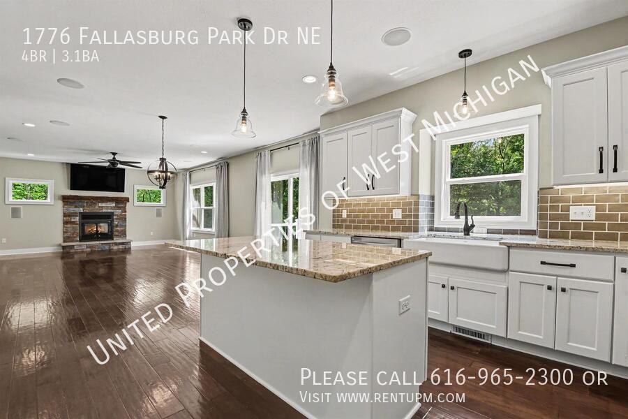 1776 Fallasburg Park Dr Ne - Photo 7 of 23