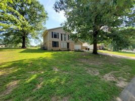 featured image of 32 Del Tara Dr