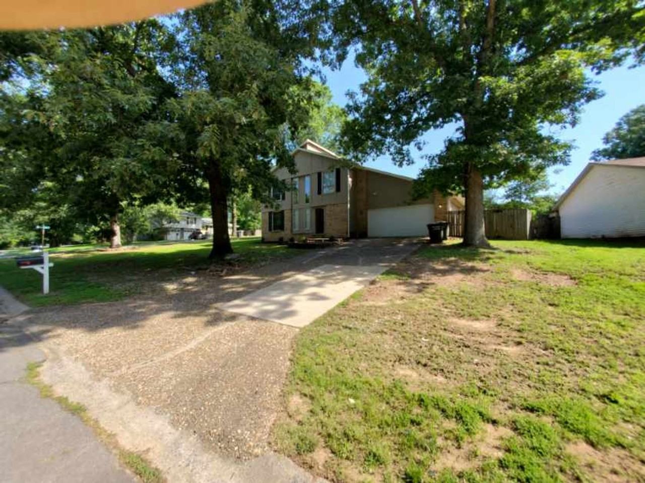 32 Del Tara Dr - Photo 2 of 21
