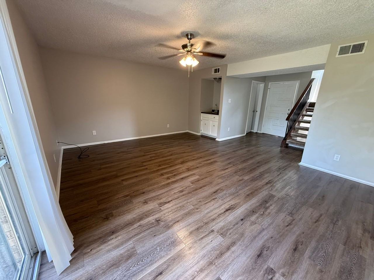 32 Del Tara Dr - Photo 5 of 21