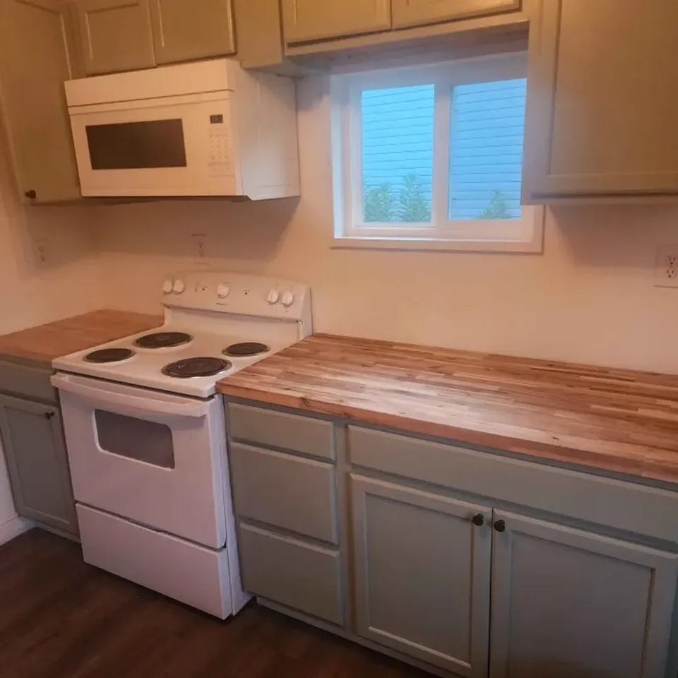 170 Stark St - Photo 5 of 9