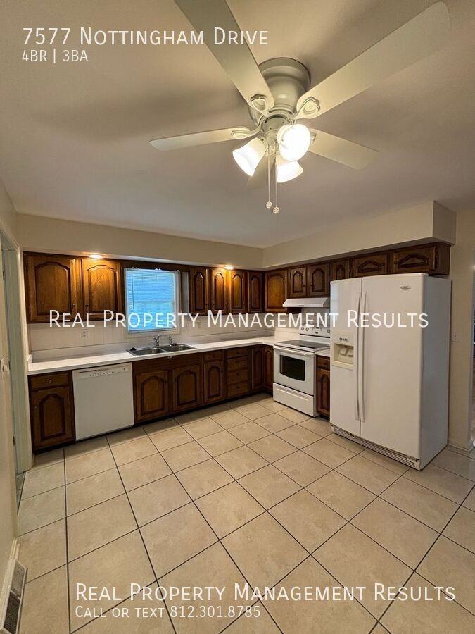 7577 Nottingham Dr - Photo 4 of 21