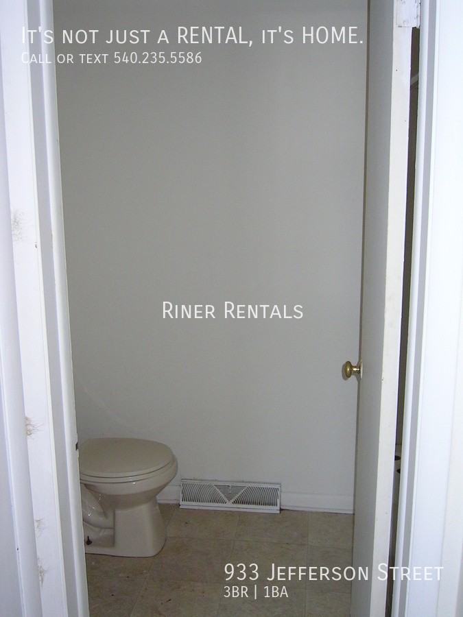 933 Jefferson St - Photo 3 of 8
