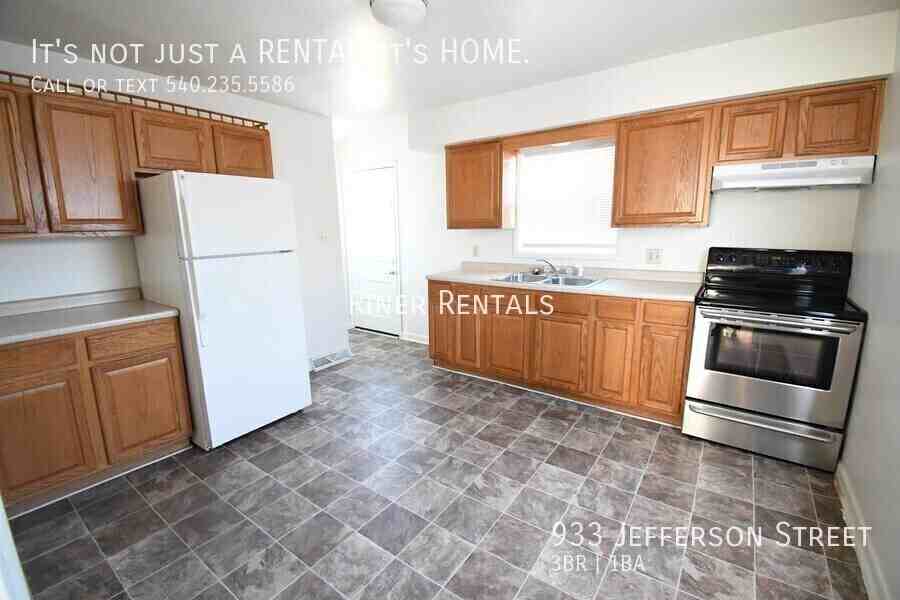 933 Jefferson St - Photo 4 of 8