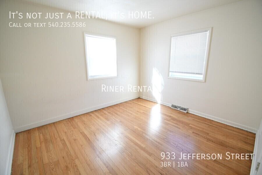 933 Jefferson St - Photo 7 of 8