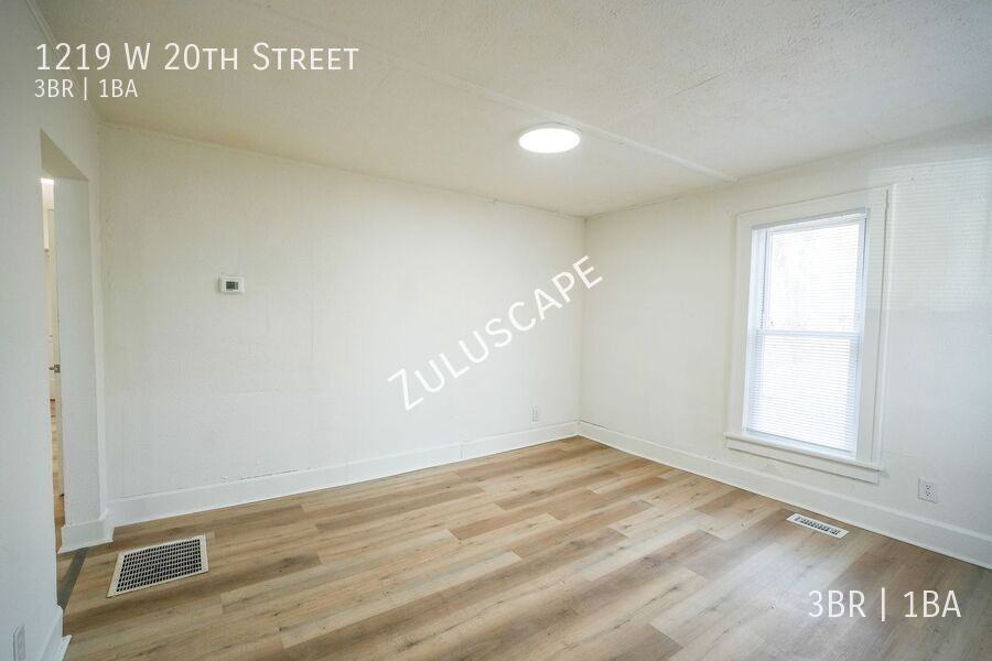 1219 W 20th St - Photo 2 of 16