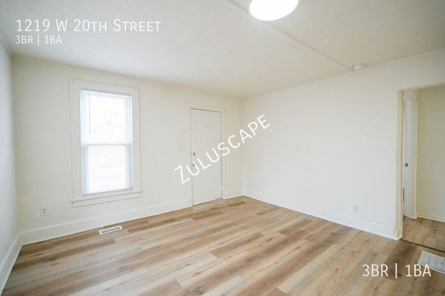 1219 W 20th St - Photo 3 of 16