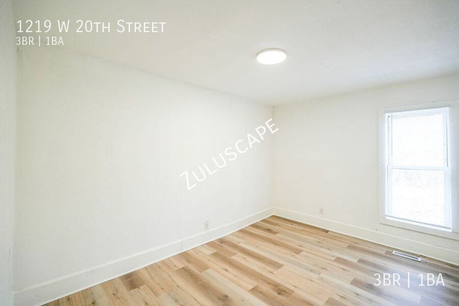 1219 W 20th St - Photo 6 of 16