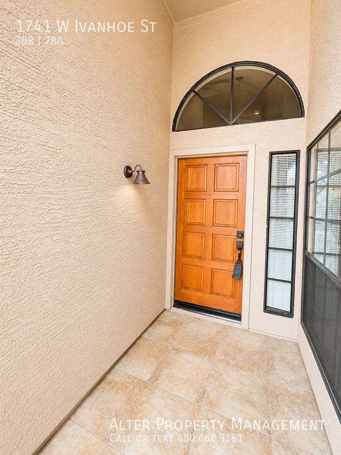 1741 W Ivanhoe St - Photo 3 of 16