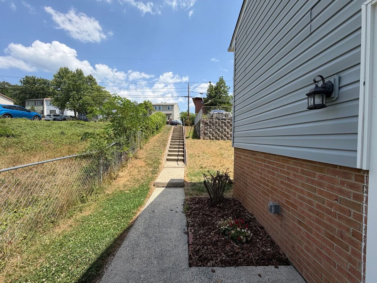 813 Ridge St - Photo 6 of 30