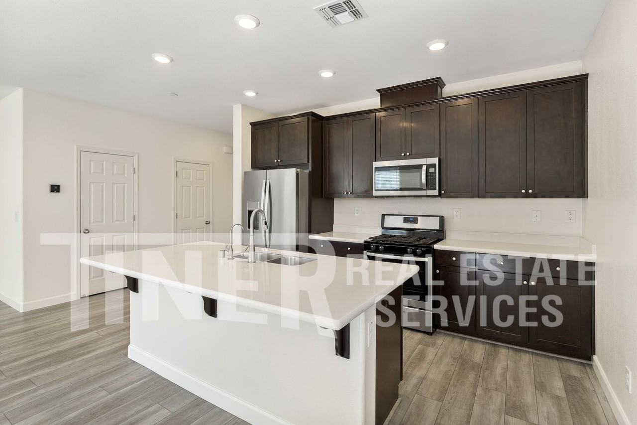 8409 Stara St - Photo 3 of 25