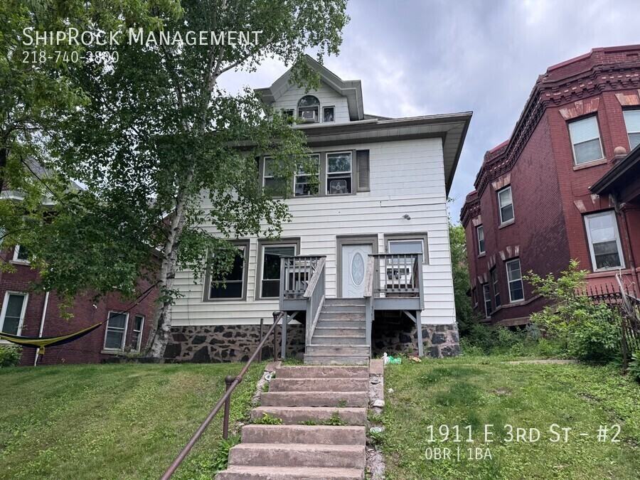 1911 E 3rd St #2