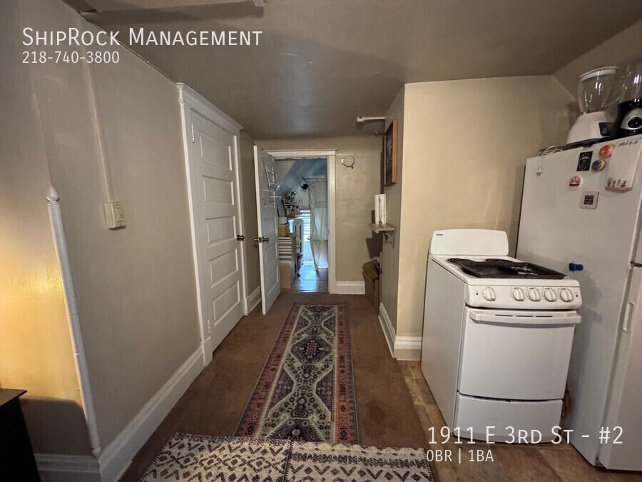 1911 E 3rd St #2 - Photo 5 of 7