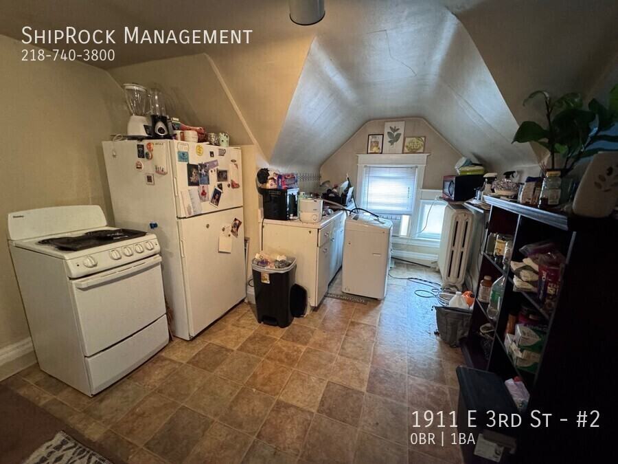 1911 E 3rd St #2 - Photo 6 of 7