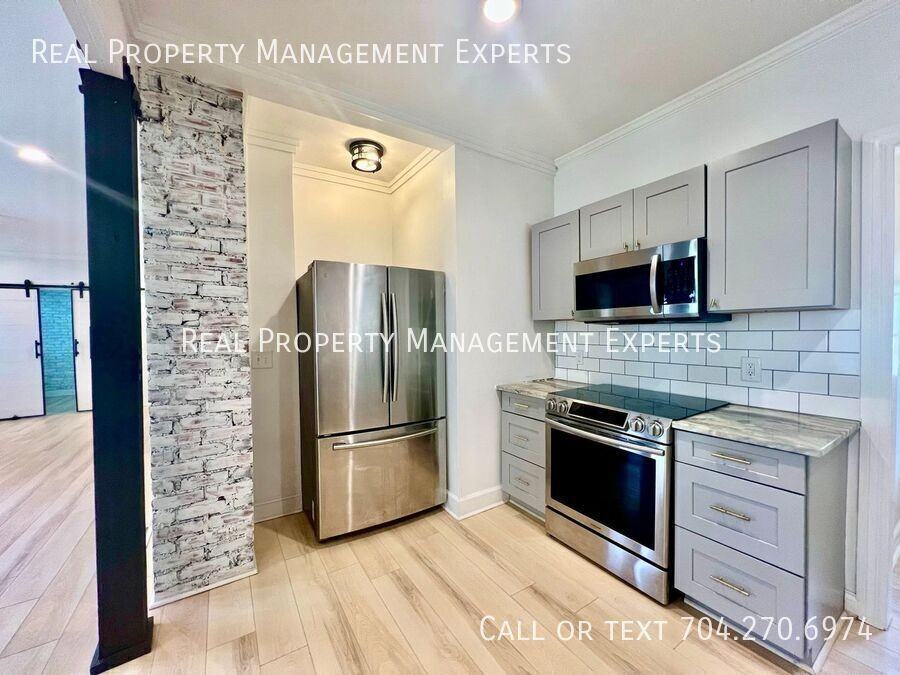 2710 Kendrick Ave - Photo 2 of 17