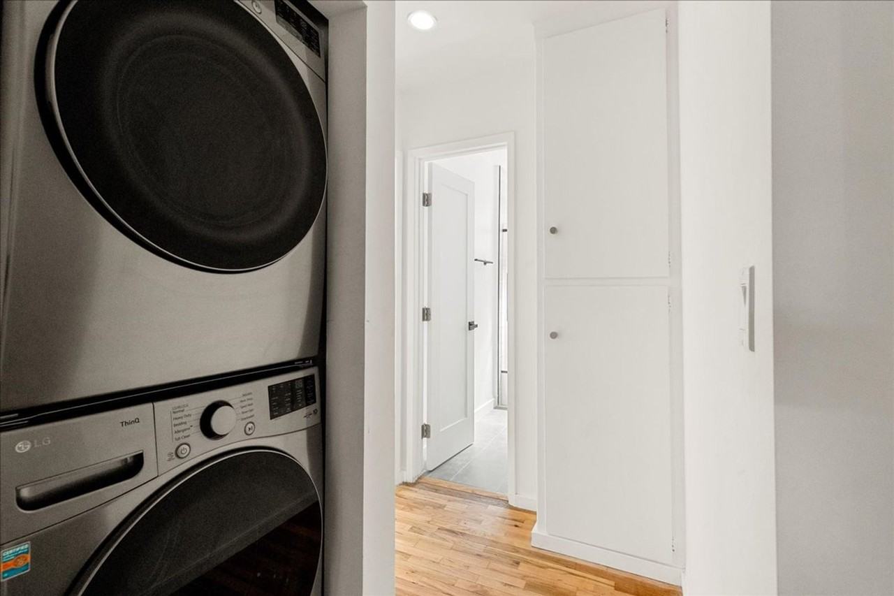 652 N Hayworth Ave #02 - Photo 6 of 16