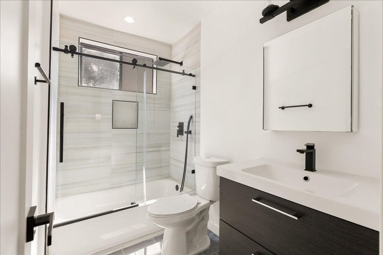 652 N Hayworth Ave #02 - Photo 7 of 16