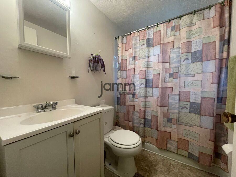 6052A Glenway Dr - Photo 6 of 9