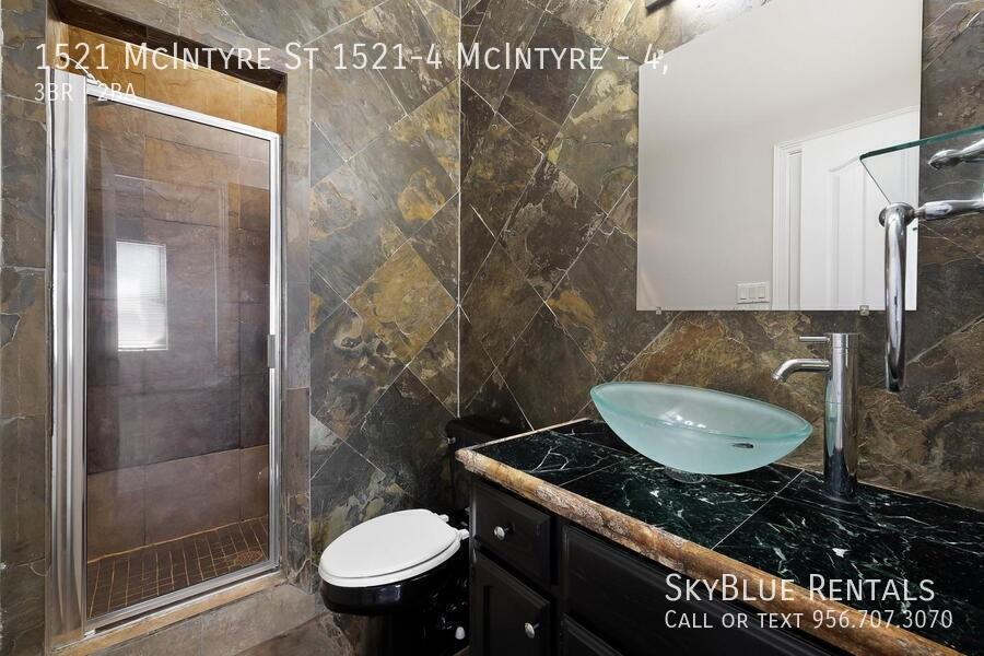 1521 McIntyre St 1521-4 McIntyre #4 - Photo 6 of 14