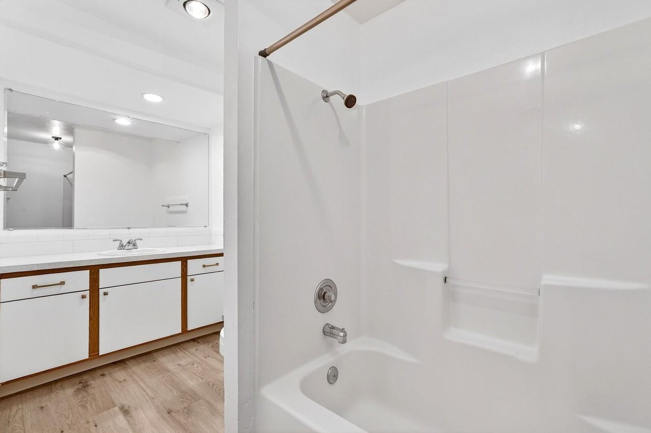 12514 Se 7th St #B23 - Photo 5 of 11