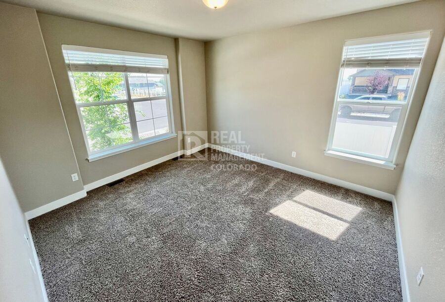 4316 Moose St - Photo 3 of 33