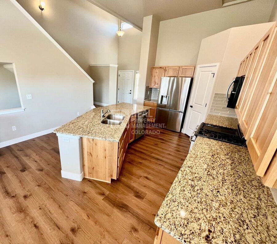4316 Moose St - Photo 5 of 33