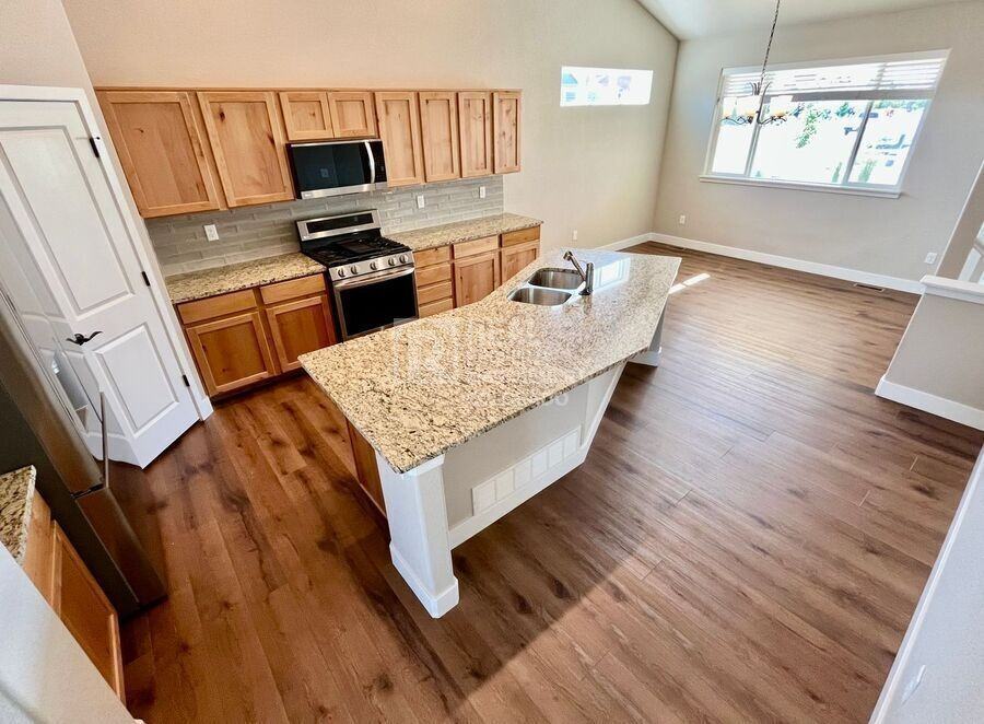 4316 Moose St - Photo 6 of 33