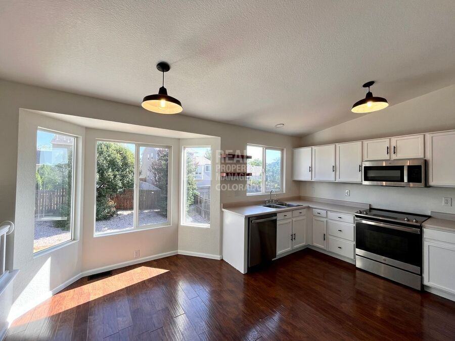 6734 Akerman Dr - Photo 5 of 20