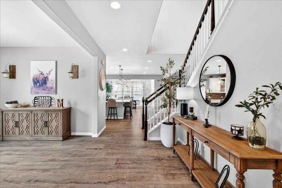5176 Ditmars Trl - Photo 5 of 50