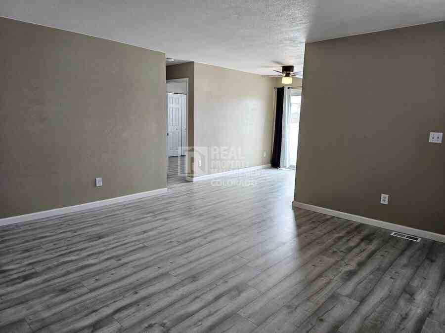 11915 Madison Pl - Photo 4 of 11