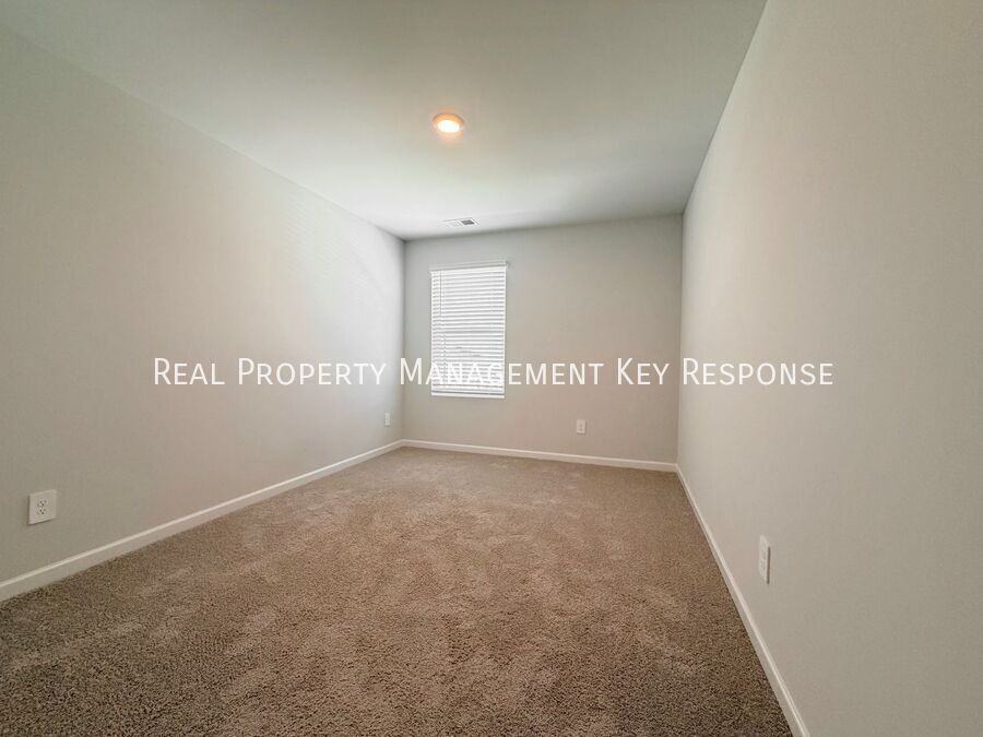 1004 Midpoint Ln - Photo 6 of 18