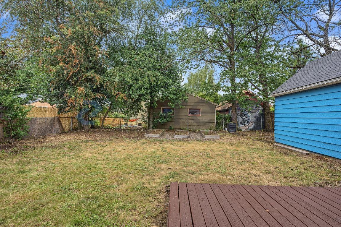 8057 Se Yamhill St - Photo 4 of 13