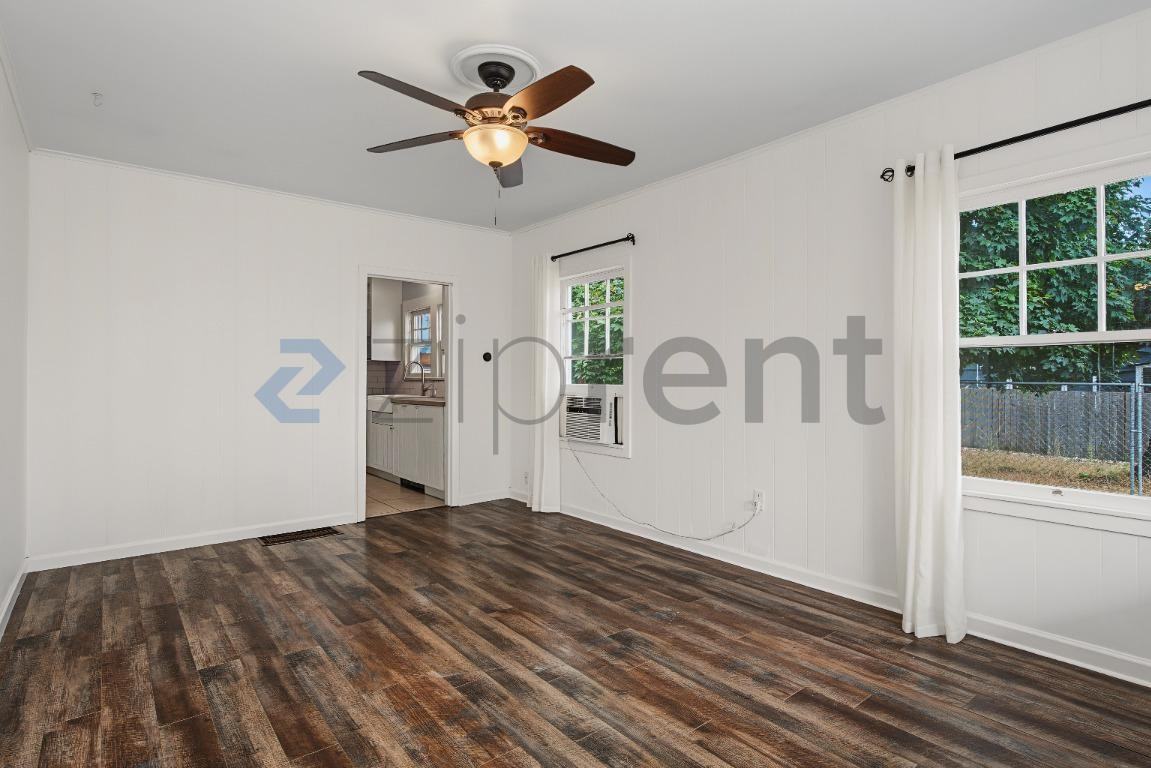 8057 Se Yamhill St - Photo 6 of 13