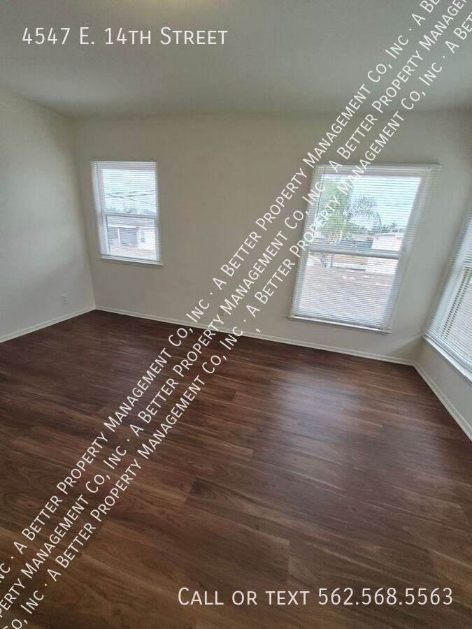 4547 E 14th St - Photo 4 of 14