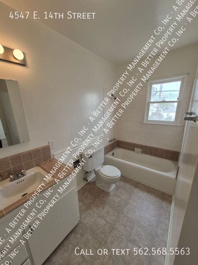 4547 E 14th St - Photo 6 of 14