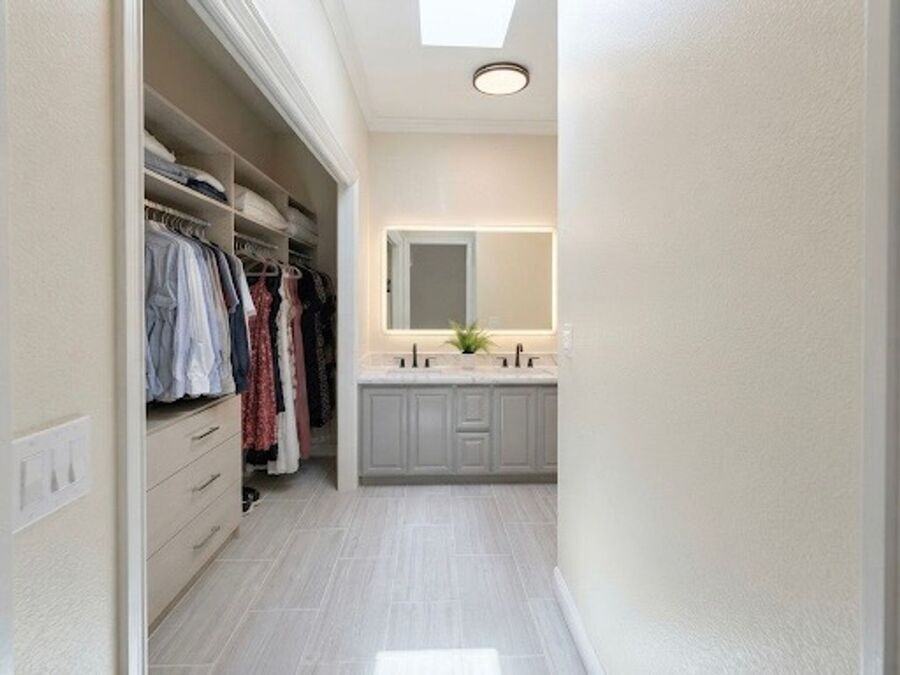 568 Glenwood Ave #01 - Photo 3 of 5