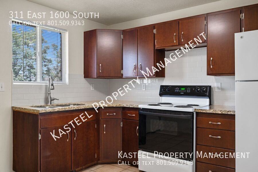 311 E 1600 S - Photo 5 of 15
