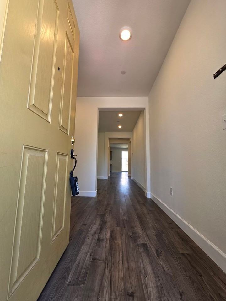2247 S Manzanita Ct - Photo 4 of 41
