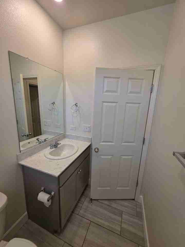 2247 S Manzanita Ct - Photo 7 of 41