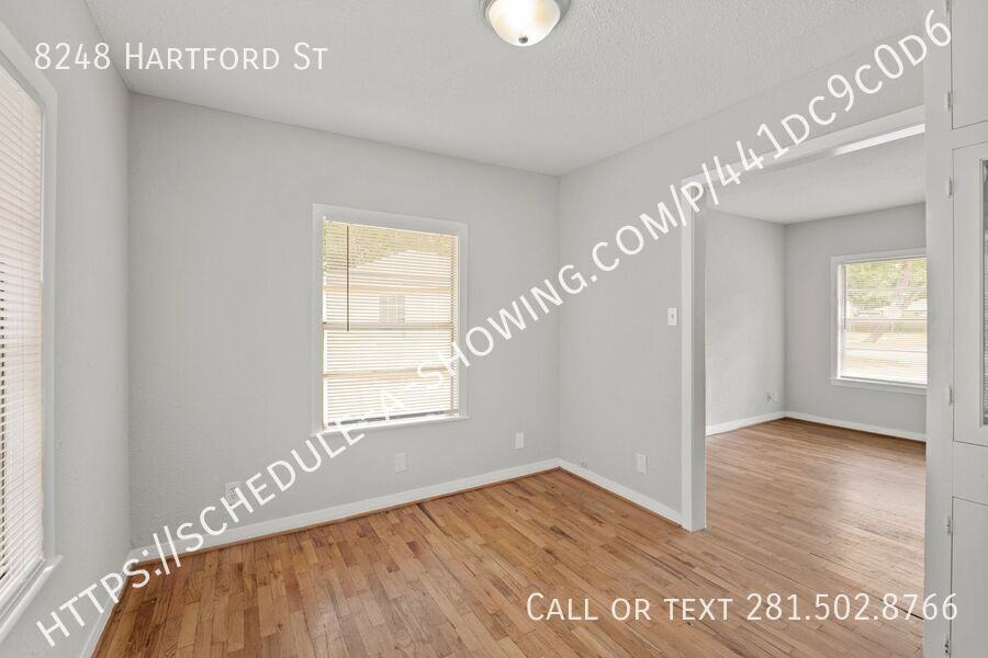 8248 Hartford St - Photo 2 of 10