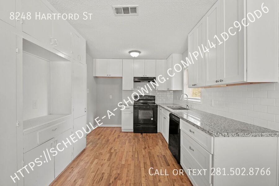 8248 Hartford St - Photo 3 of 10