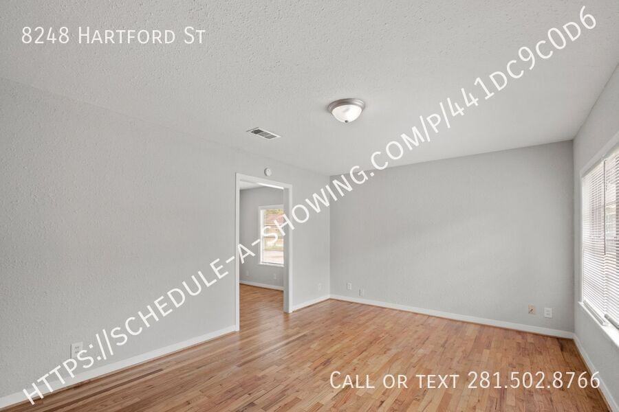 8248 Hartford St - Photo 7 of 10