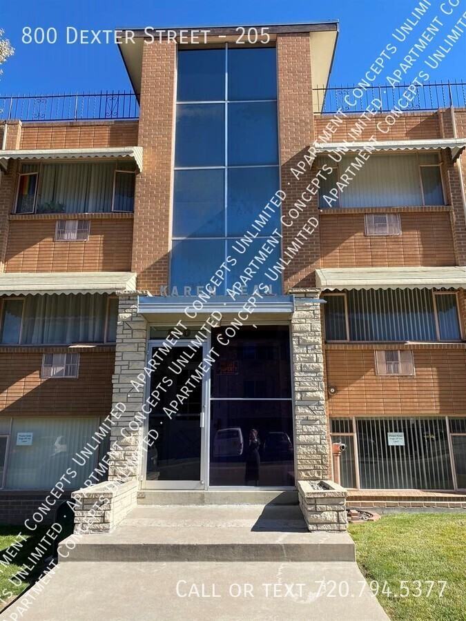 800 Dexter St #205