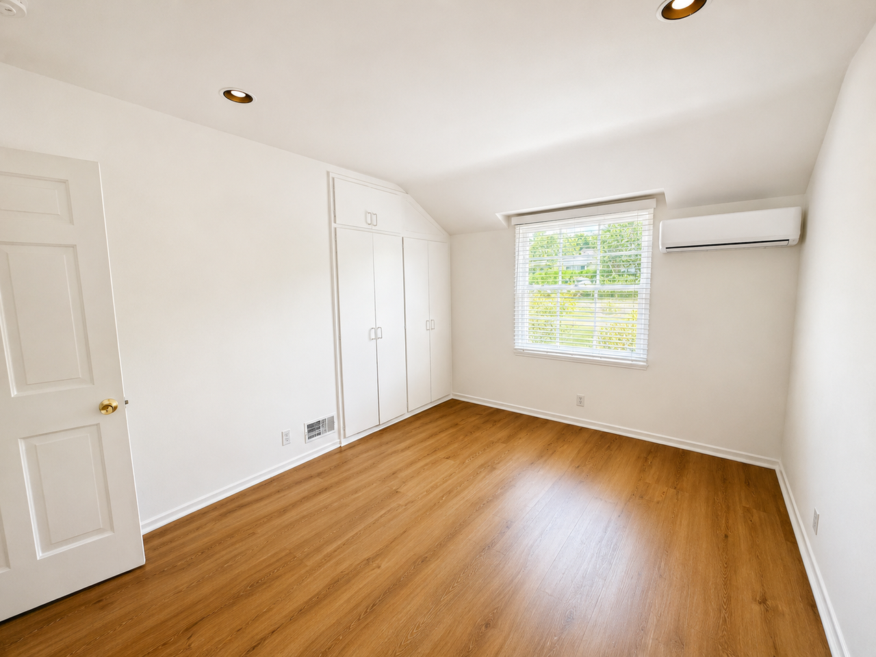 2570 Wallingford Rd - Photo 4 of 9