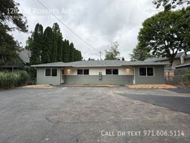 1202 Se Roberts Ave - Photo 1 of 1