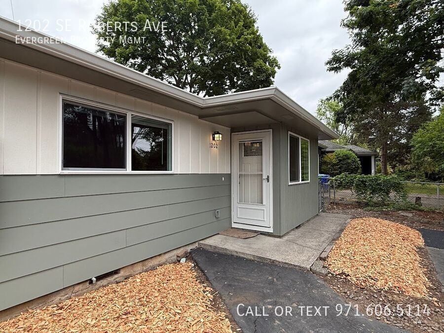 1202 Se Roberts Ave - Photo 2 of 25