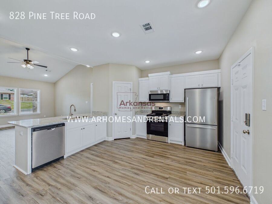 828 Pine Tree Rd - Photo 4 of 18