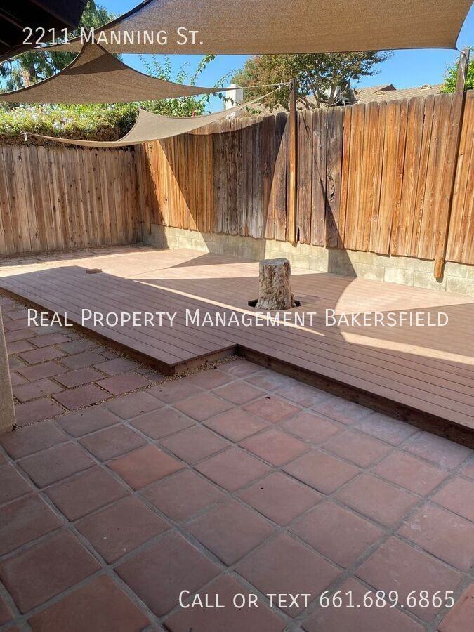 2211 Manning St - Photo 3 of 4