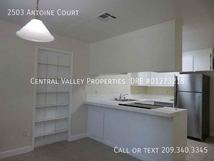 2503 Antoine Ct - Photo 3 of 5
